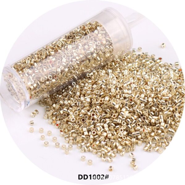 840pcs Metallic Glass Seed Beads: Perfect for DIY Jewelry - Image 4